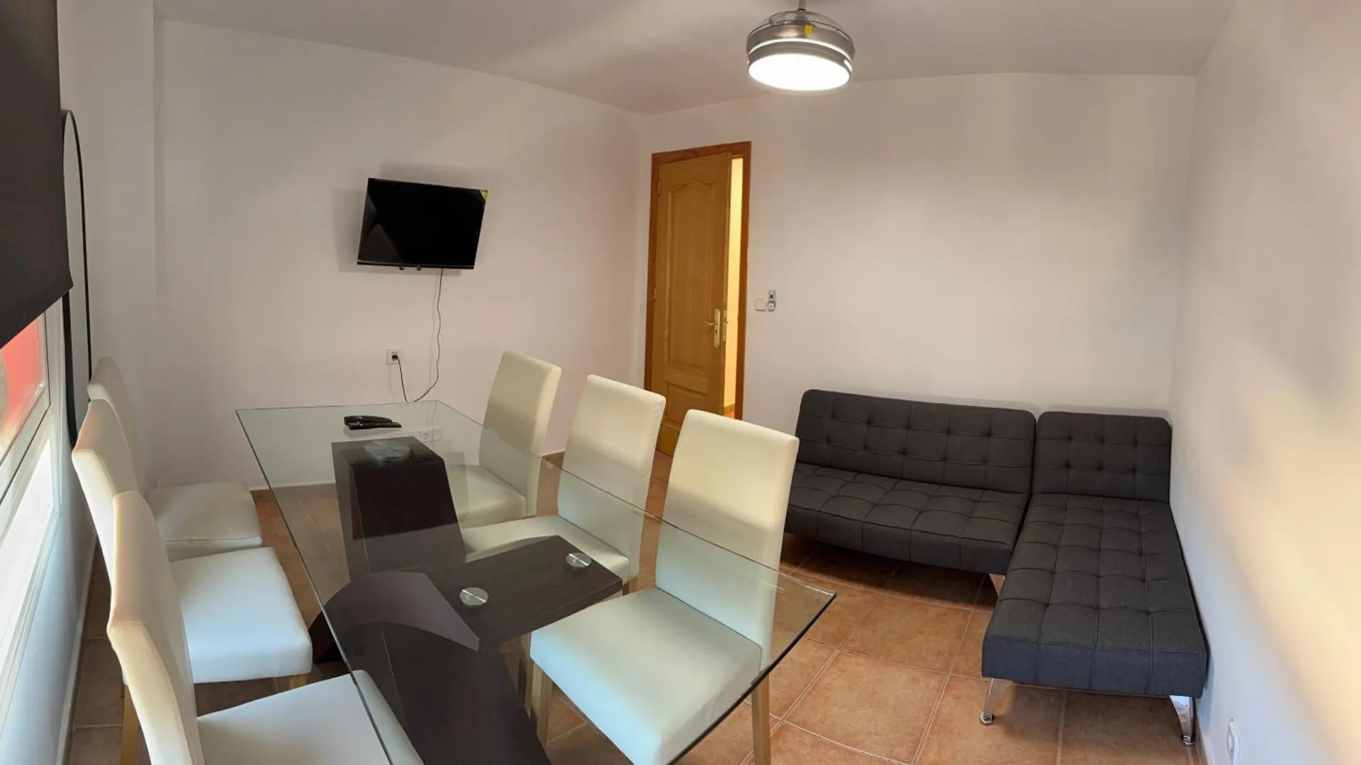 City Center - 300M From Beach Fuengirola Apartmán